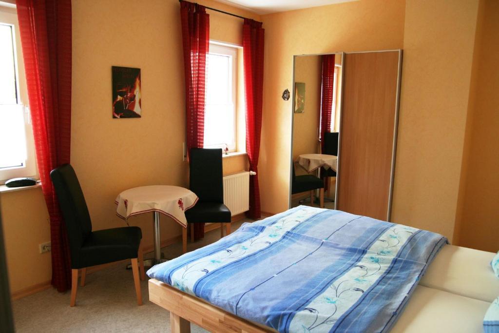 Hotel Ferienweingut Hensler Briedel Zimmer foto